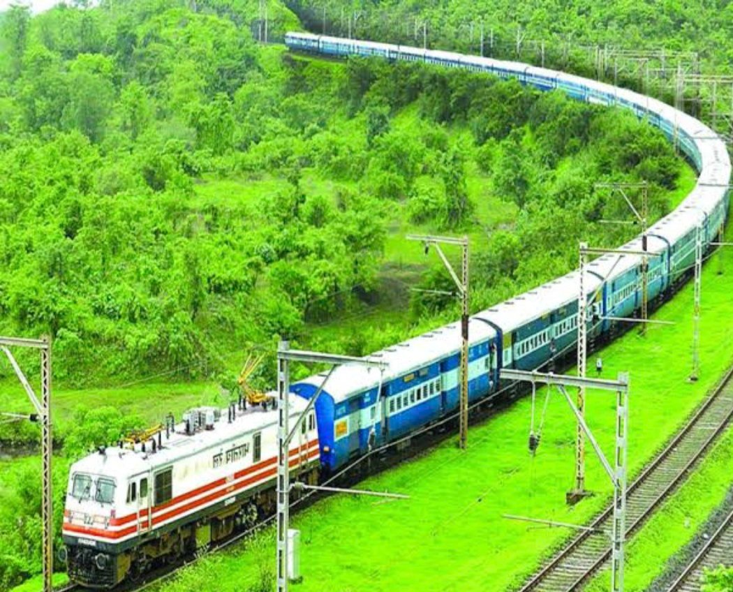अकोला-पूर्णा रेल्वे मार्ग विविध खासदारांच्या निष्क्रियतेचा बळी?रेल्वे संदर्भातील उदासीनतेमुळे सर्वपक्षीय खासदारांच्या विरोधात नाराजीचा सूरअकोट मुंबई मेळघाट एक्सप्रेस कधी सुरू होणार?धिरज बजाज हिवरखेड :-