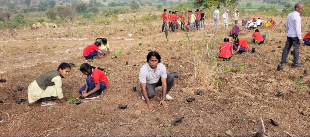 मोताळा तालुक्यातील सिंदखेड गावात 21 हजार वृक्षारोपण संपन्नसागर वानखेडे -मोतांळा प्रतिनिधी -