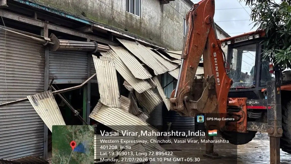 राष्ट्रीय महामार्गावरील अतिक्रमणांवर अखेर हातोडा ; अनधिकृत हॉटेल्स, ढाबे, टपऱ्या जमीनदोस्त